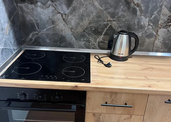 Elins 4, Family Comfort * טיראנה